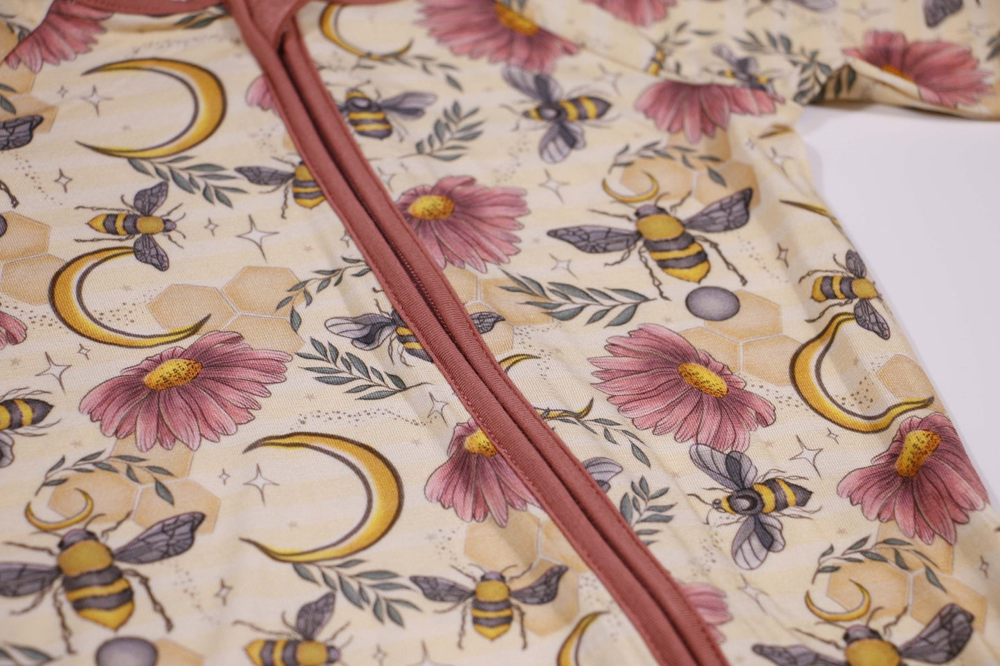 Bee & Bloom Zip